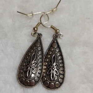 Vintage Silver Tear Drop Earrings with circular and‎ floral designs